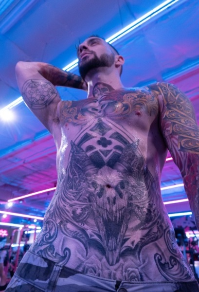 Damian-is-a-male-companion-escort-fantasy-date-in-las-vegas-4