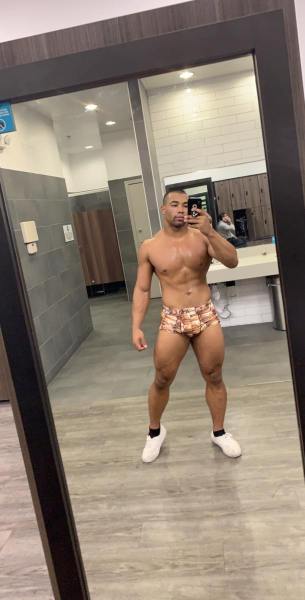 1_Jaxon-is-a-male-model-companion-and-escort-in-las-vegas-2