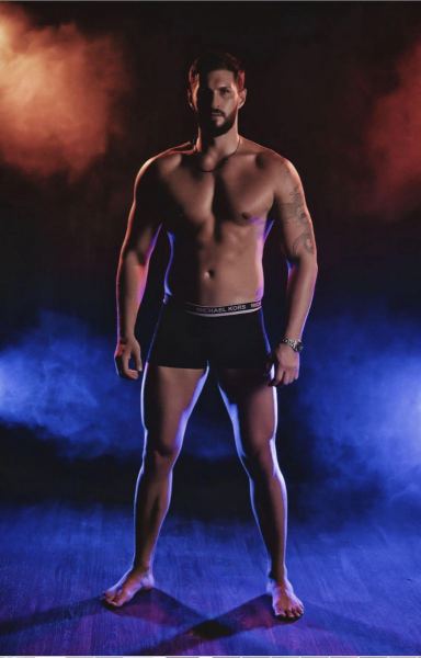 Luca-is-a-male-stripper-in-Las-Vegas-2