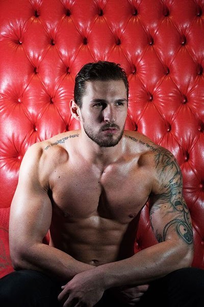 Luca-is-a-male-stripper-in-Las-Vegas-6