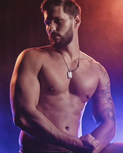 Luca-is-a-male-stripper-in-Las-Vegas-8
