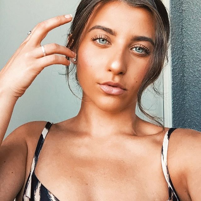 Vanessa brunette model dancer (5)